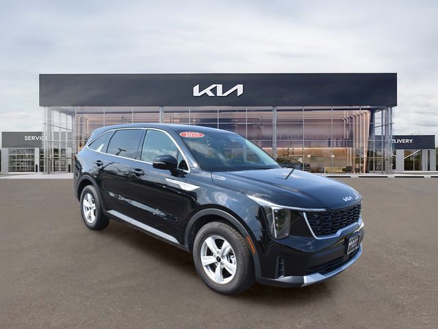 2025 Kia Sorento LX - Photo 11