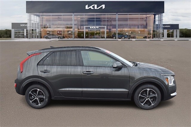 2026 Kia Niro EX photo 2