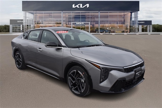 2025 Kia K4 GT-Line's photo