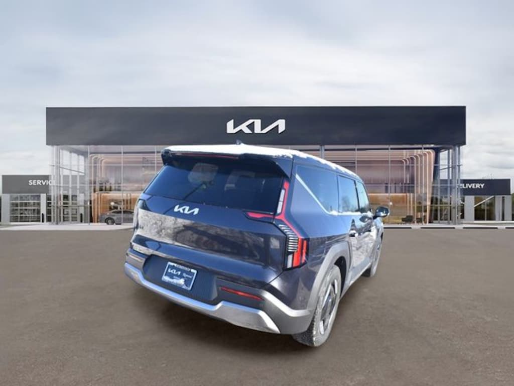 New 2026 Kia EV9 Light Short Range SUV