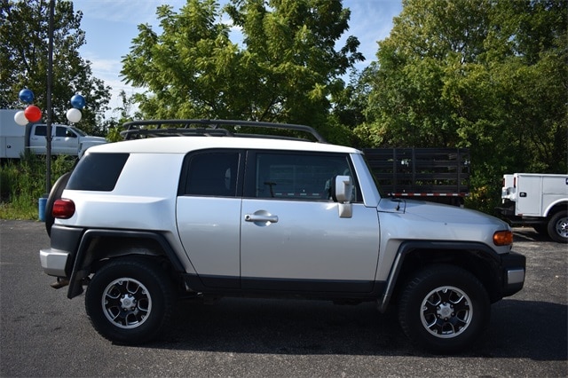 Used 2007 Toyota FJ Cruiser Base with VIN JTEBU11F470042716 for sale in Antioch, IL