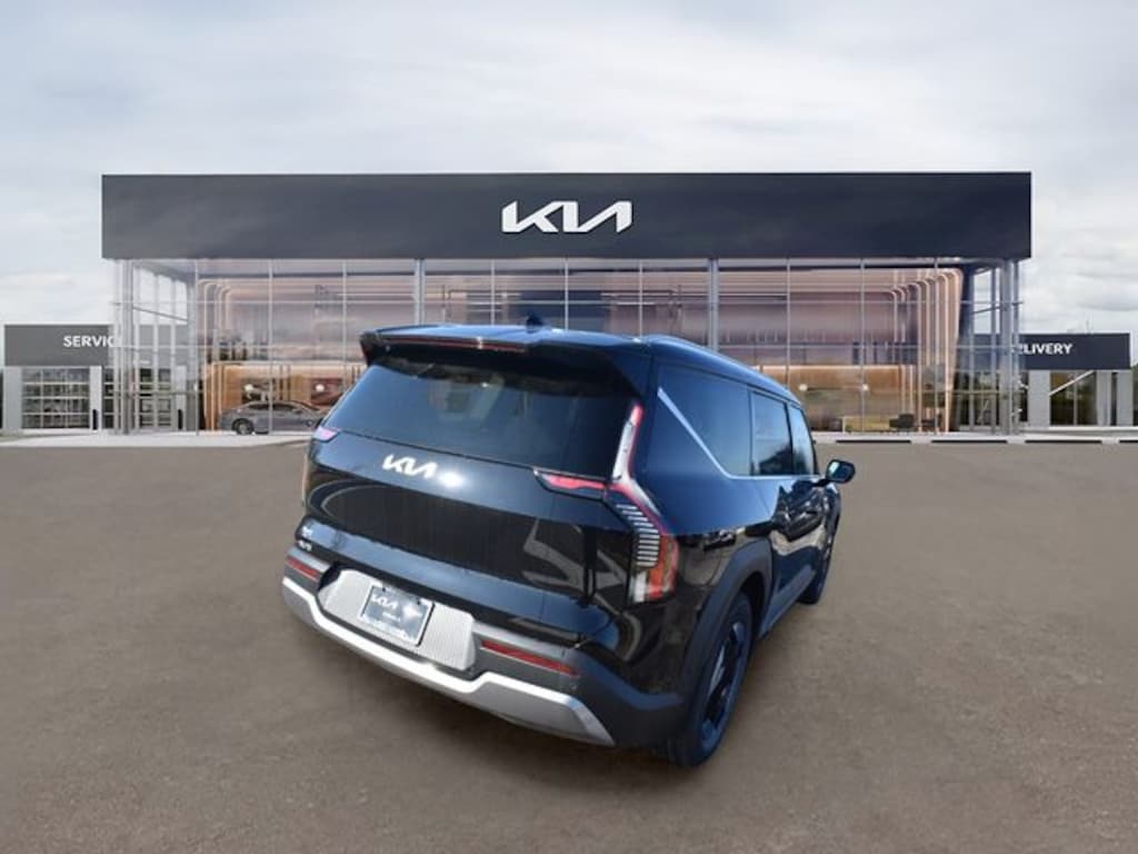 New 2026 Kia EV9 Wind SUV