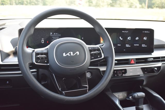 2025 Kia Sorento LX - Photo 18