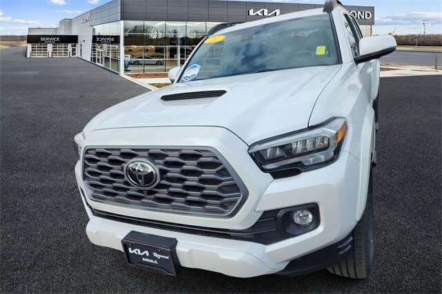 2021 Toyota Tacoma TRD Sport photo 4
