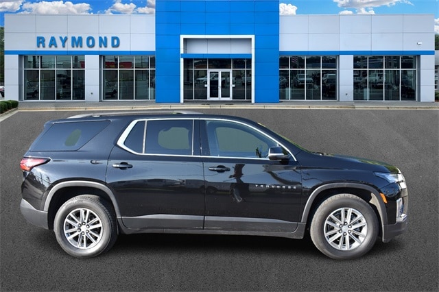 Used 2023 Chevrolet Traverse 1LT with VIN 1GNEVGKWXPJ129165 for sale in Antioch, IL