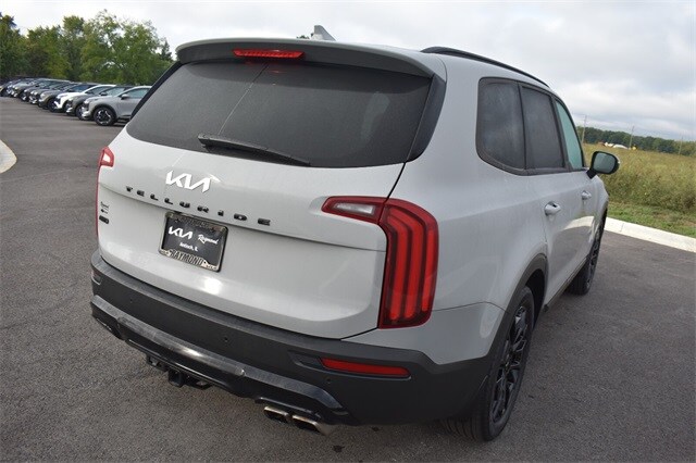 2022 Kia Telluride EX photo 3
