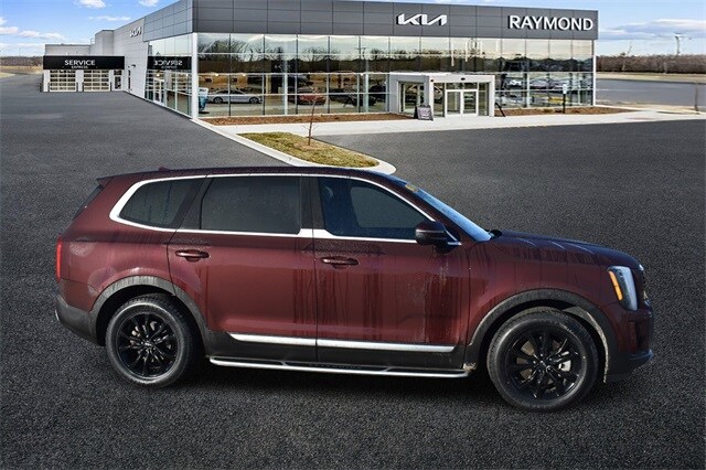 2022 Kia Telluride LX photo 2