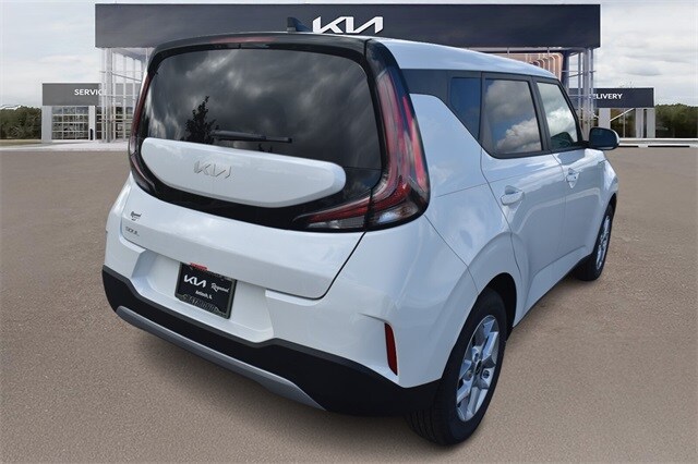 2025 Kia Soul S photo 2