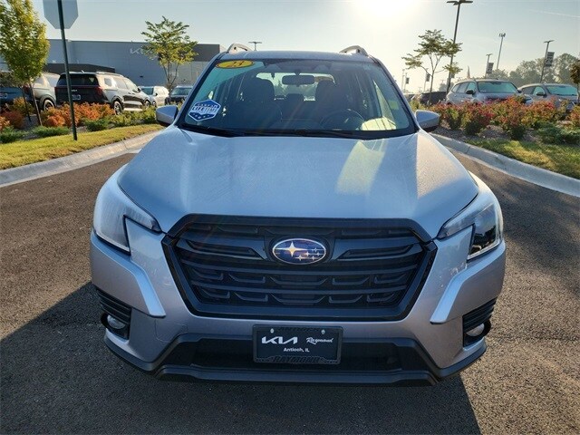 2023 Subaru Forester Premium photo 3