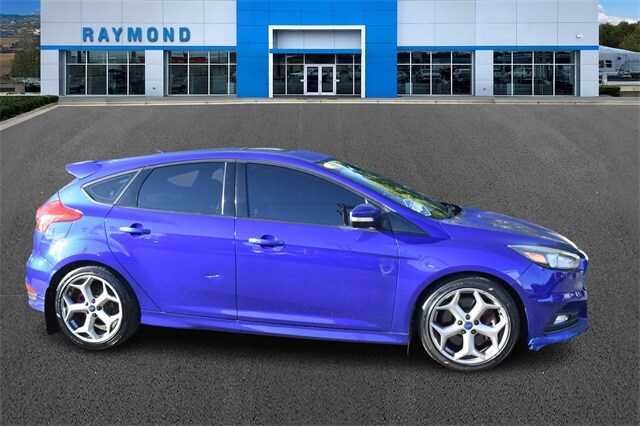 Used 2015 Ford Focus ST with VIN 1FADP3L98FL229001 for sale in Antioch, IL