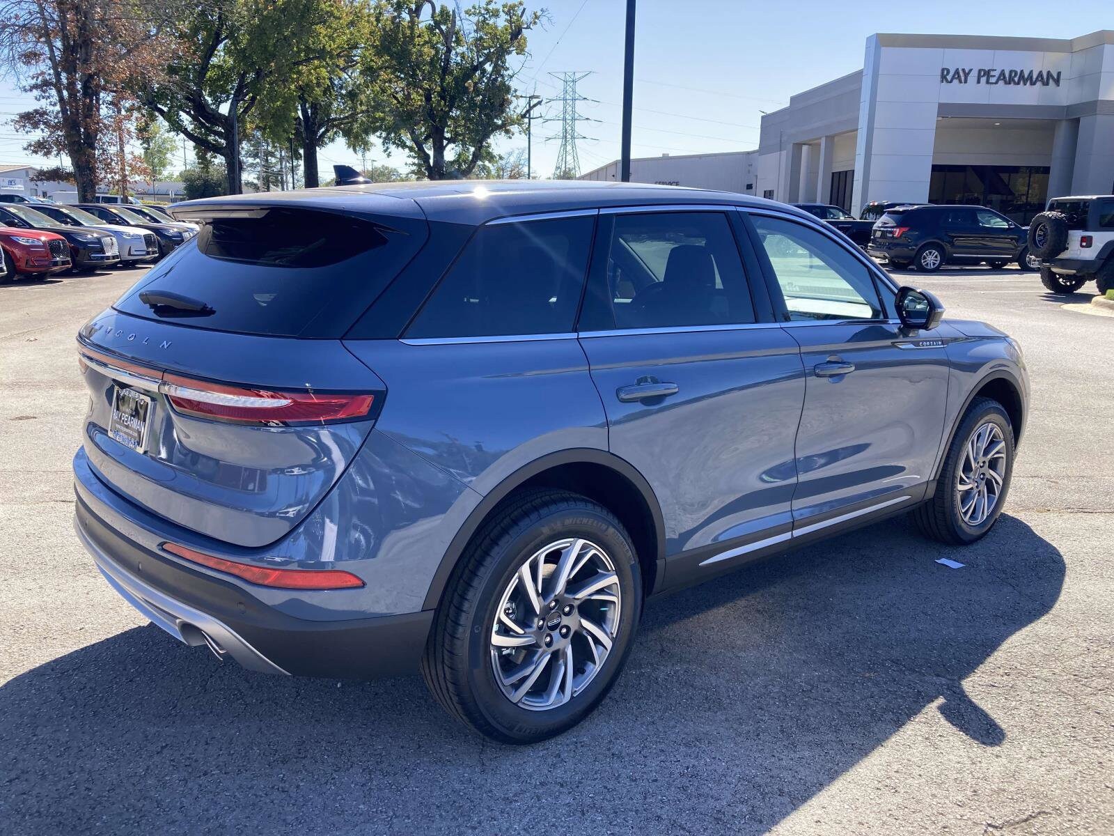 2026 Lincoln Corsair Premiere photo 3