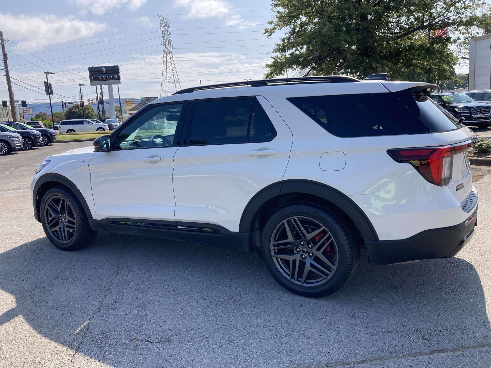 2025 Ford Explorer ST-LINE - Photo 7