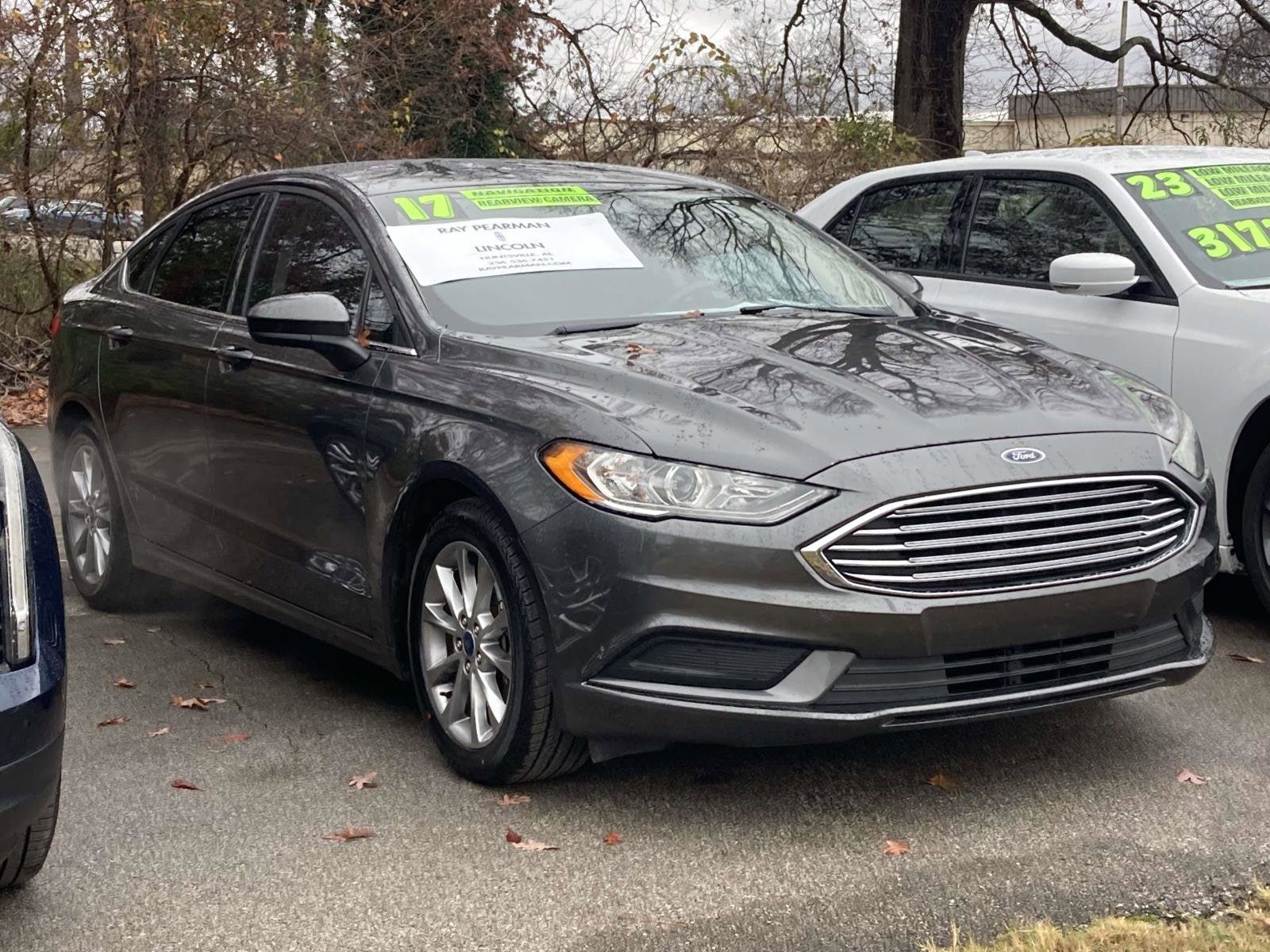 2017 Ford Fusion SE's photo