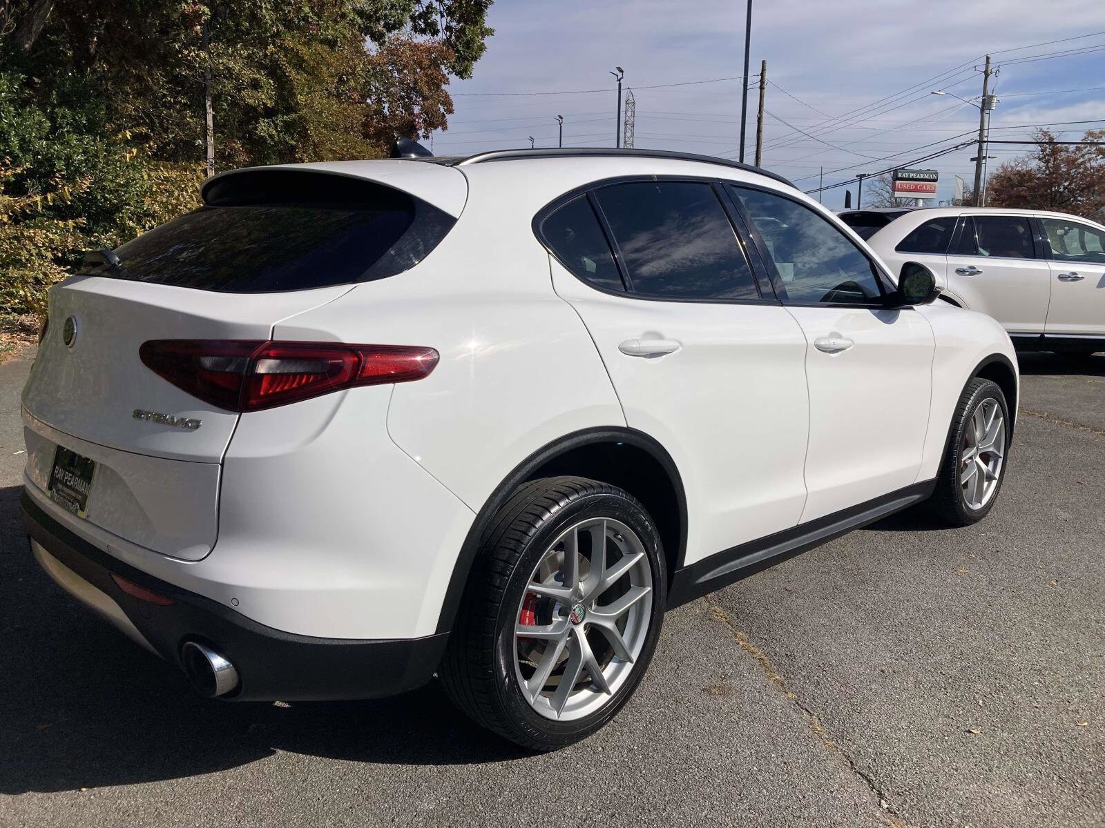 2018 Alfa Romeo Stelvio Ti Sport photo 3
