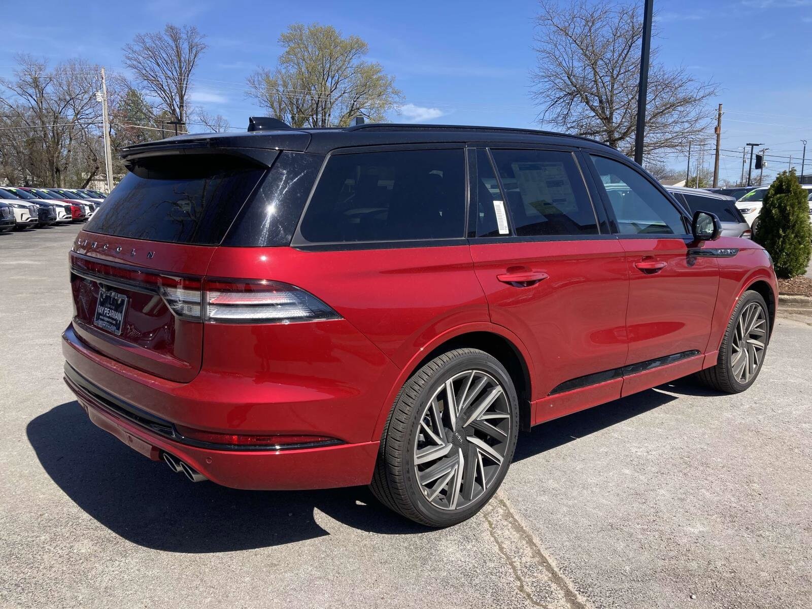 2025 Lincoln Aviator Black Label photo 3