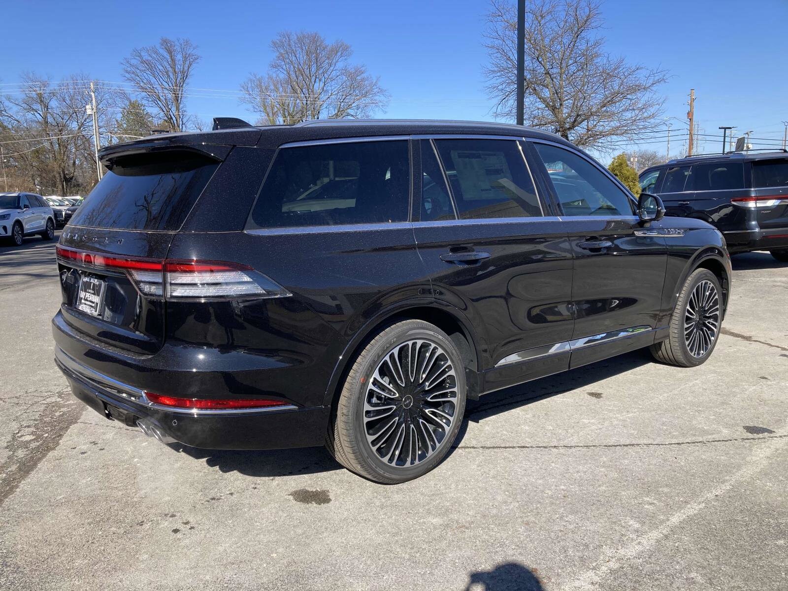 2025 Lincoln Aviator Black Label photo 2