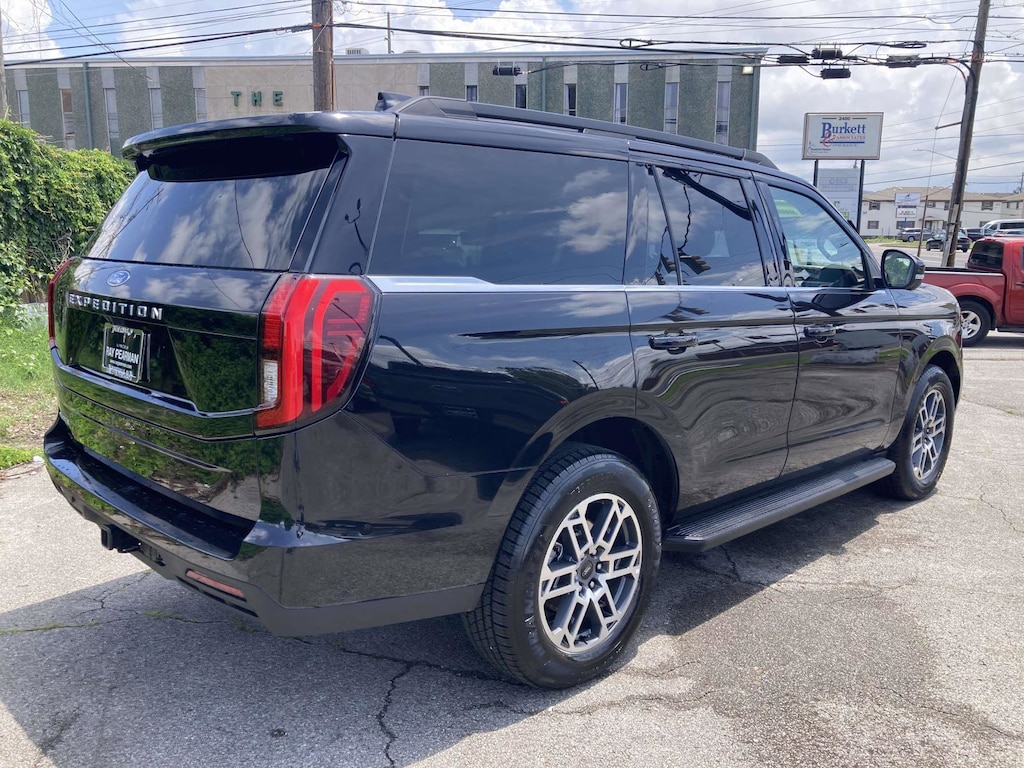 Used 2025 Ford Expedition Active SUV