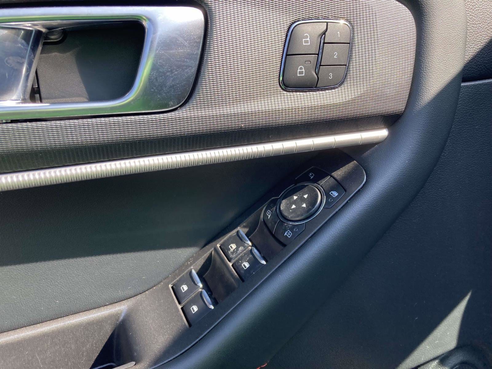 2025 Ford Explorer ST-LINE - Photo 21