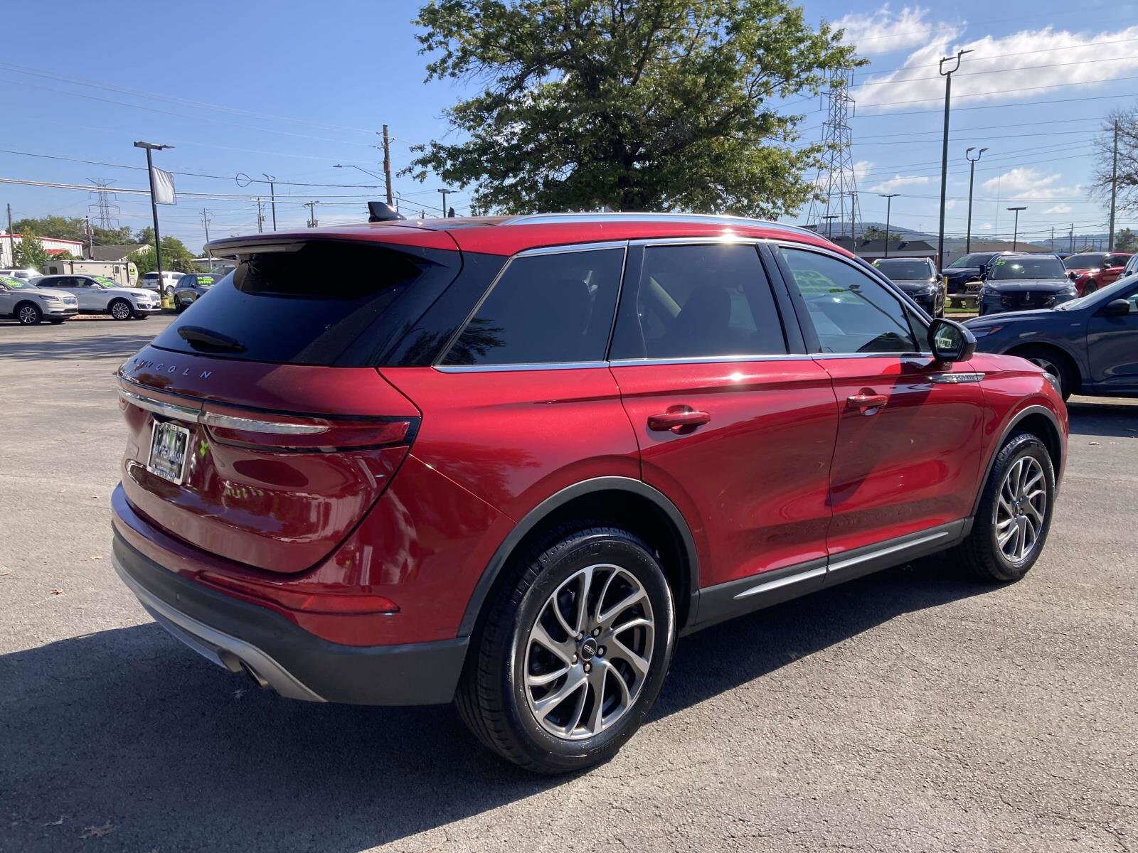 2021 Lincoln Corsair Standard photo 3