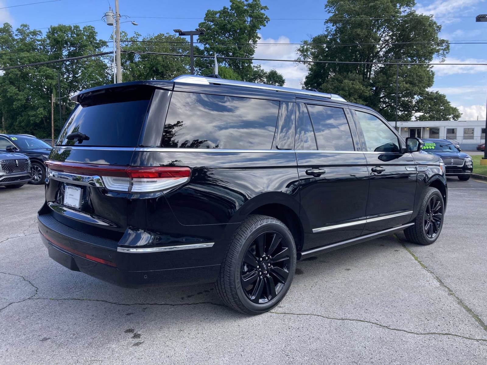2023 Lincoln Navigator L Reserve photo 3