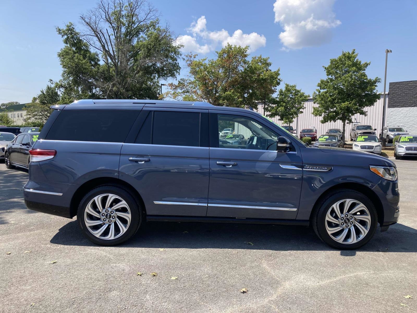 Used 2022 Lincoln Navigator Reserve with VIN 5LMJJ2LT6NEL05363 for sale in Huntsville, AL