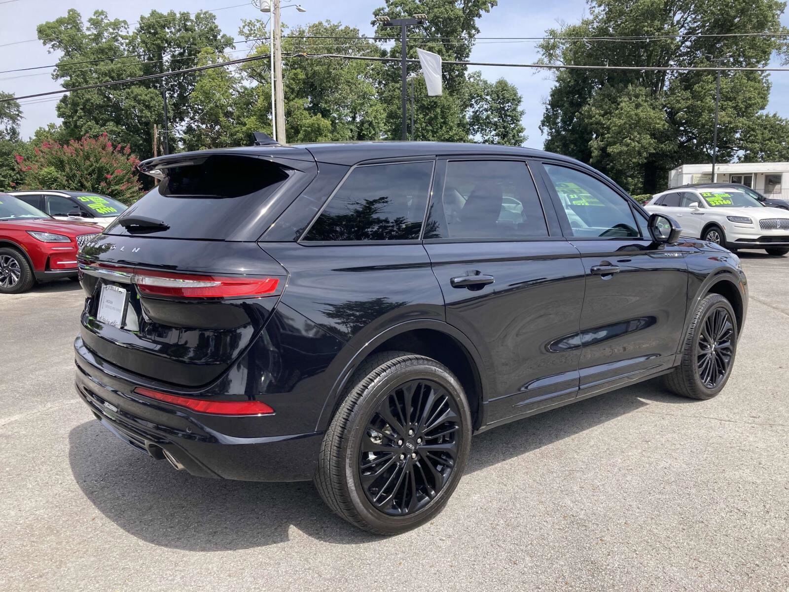2023 Lincoln Corsair Standard photo 2