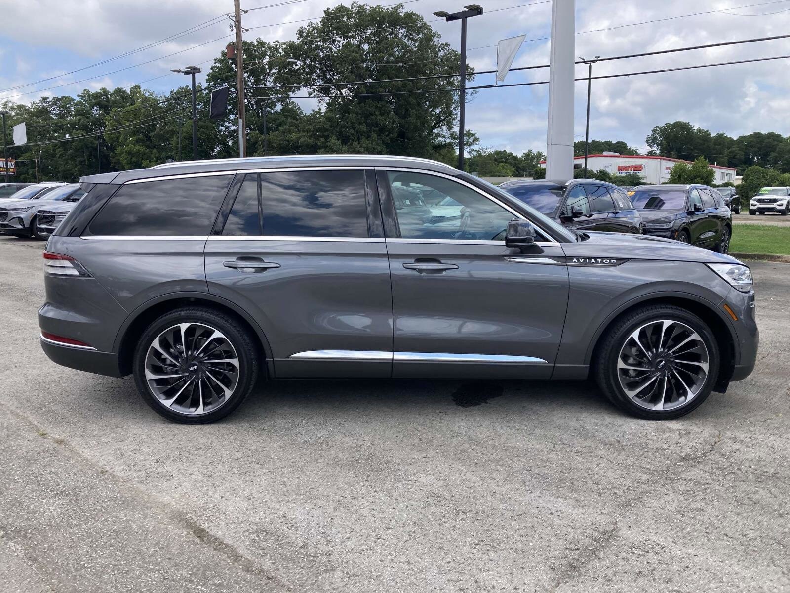 2023 Lincoln Aviator Reserve photo 2