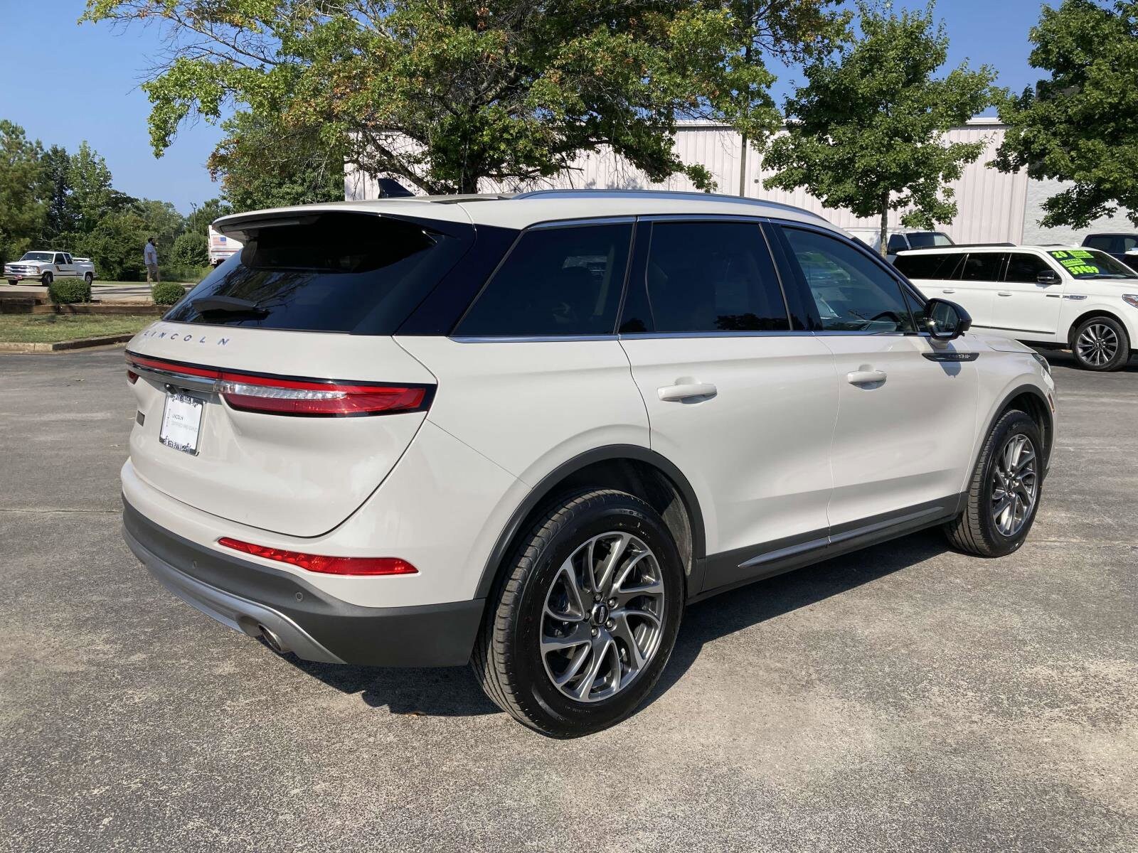 2022 Lincoln Corsair Standard photo 3