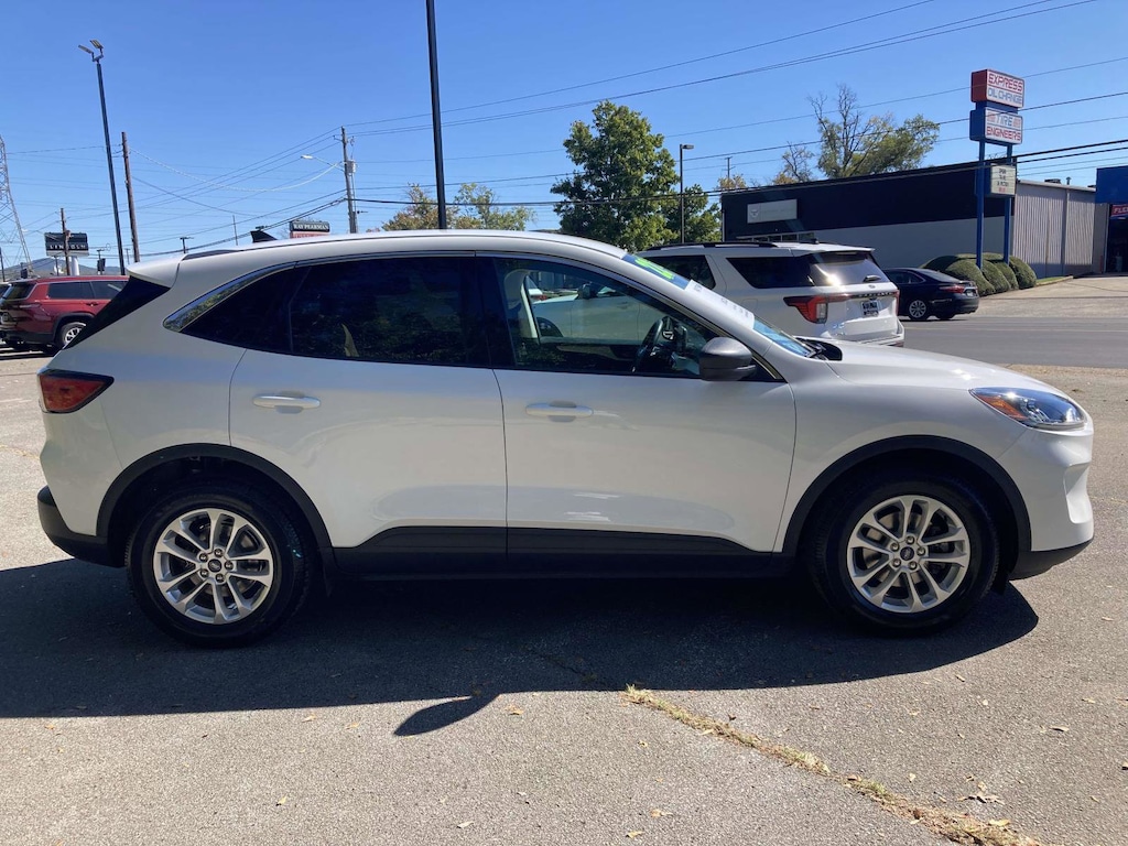 Used 2022 Ford Escape SE Hybrid SUV