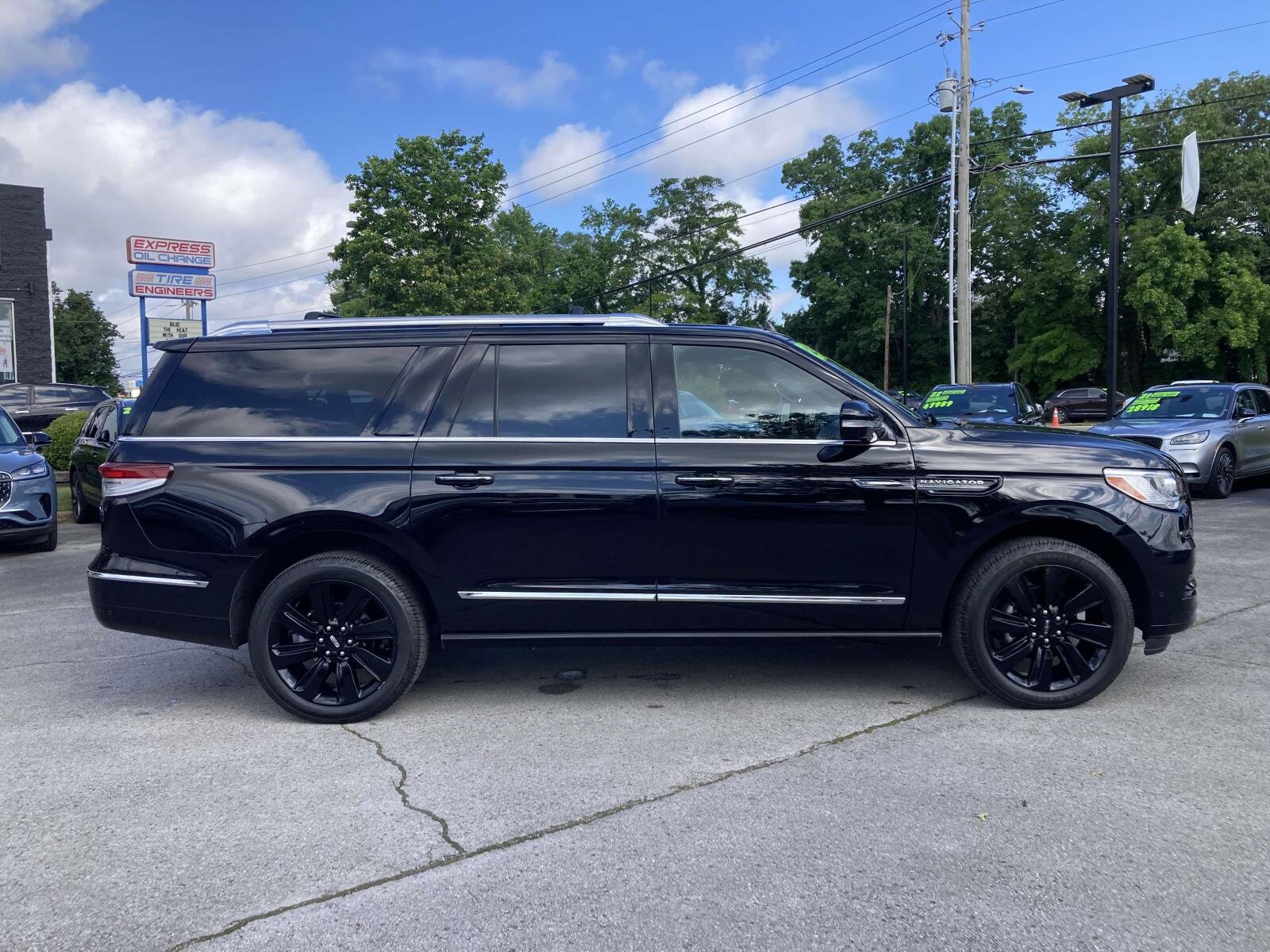 2023 Lincoln Navigator L Reserve photo 2