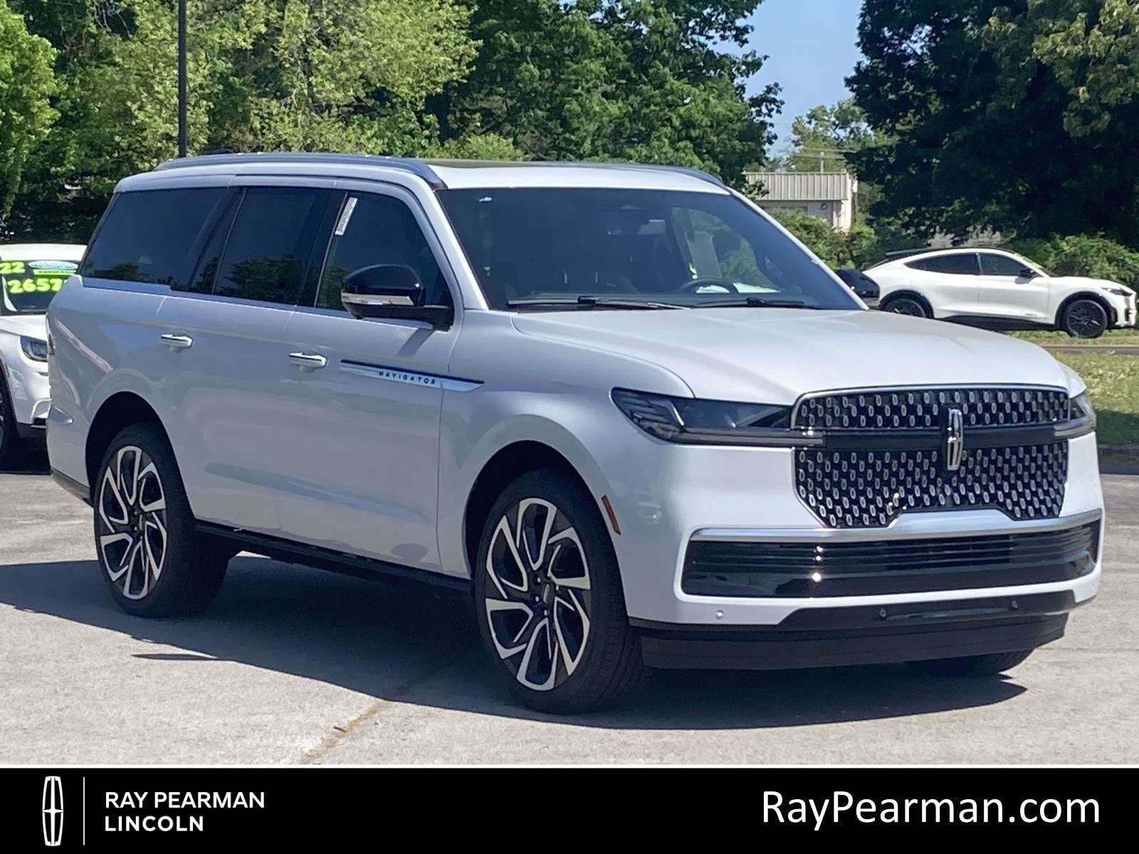2026 Lincoln Navigator Reserve 4WD's photo