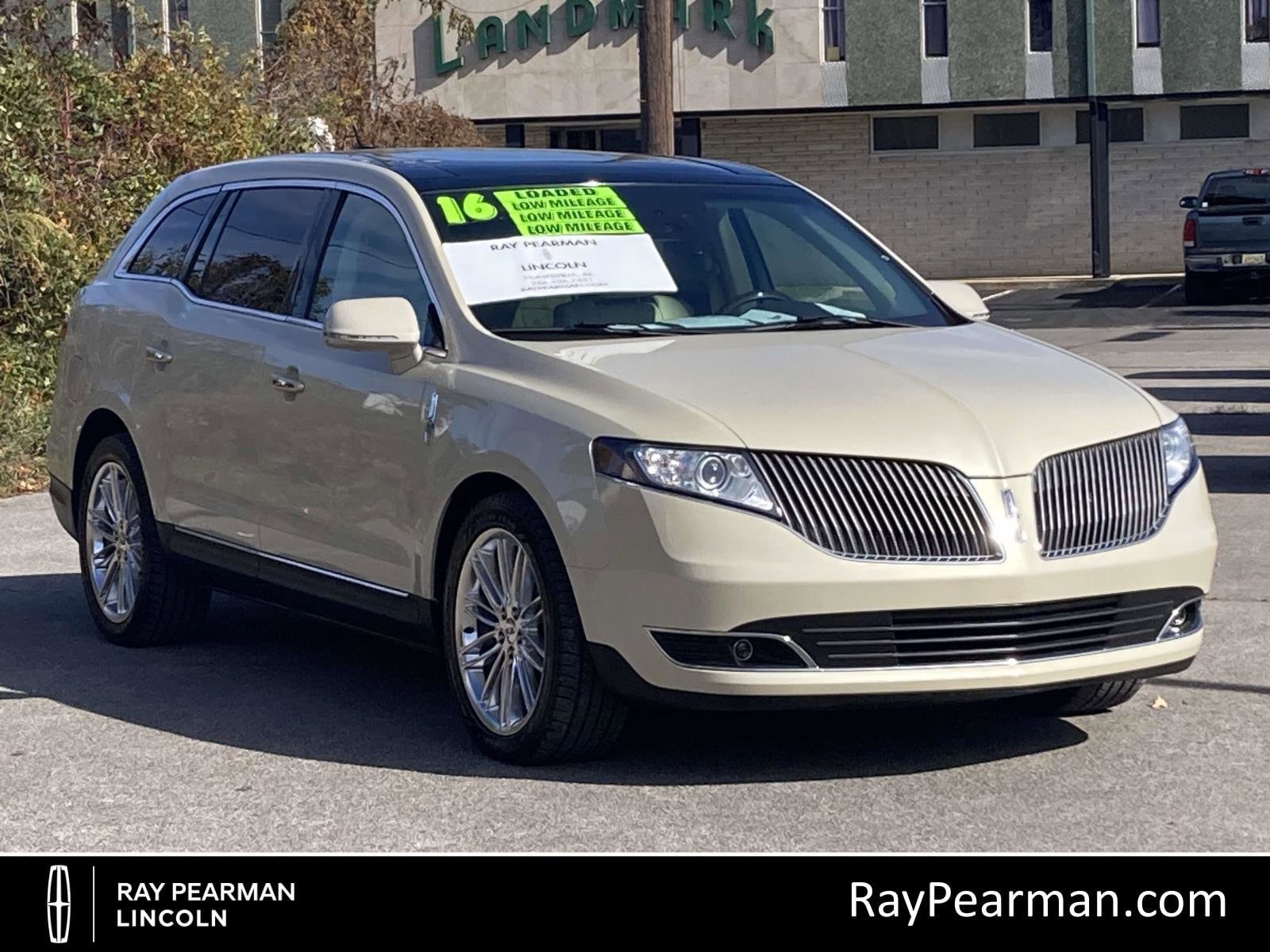 2016 Lincoln MKT EcoBoost's photo
