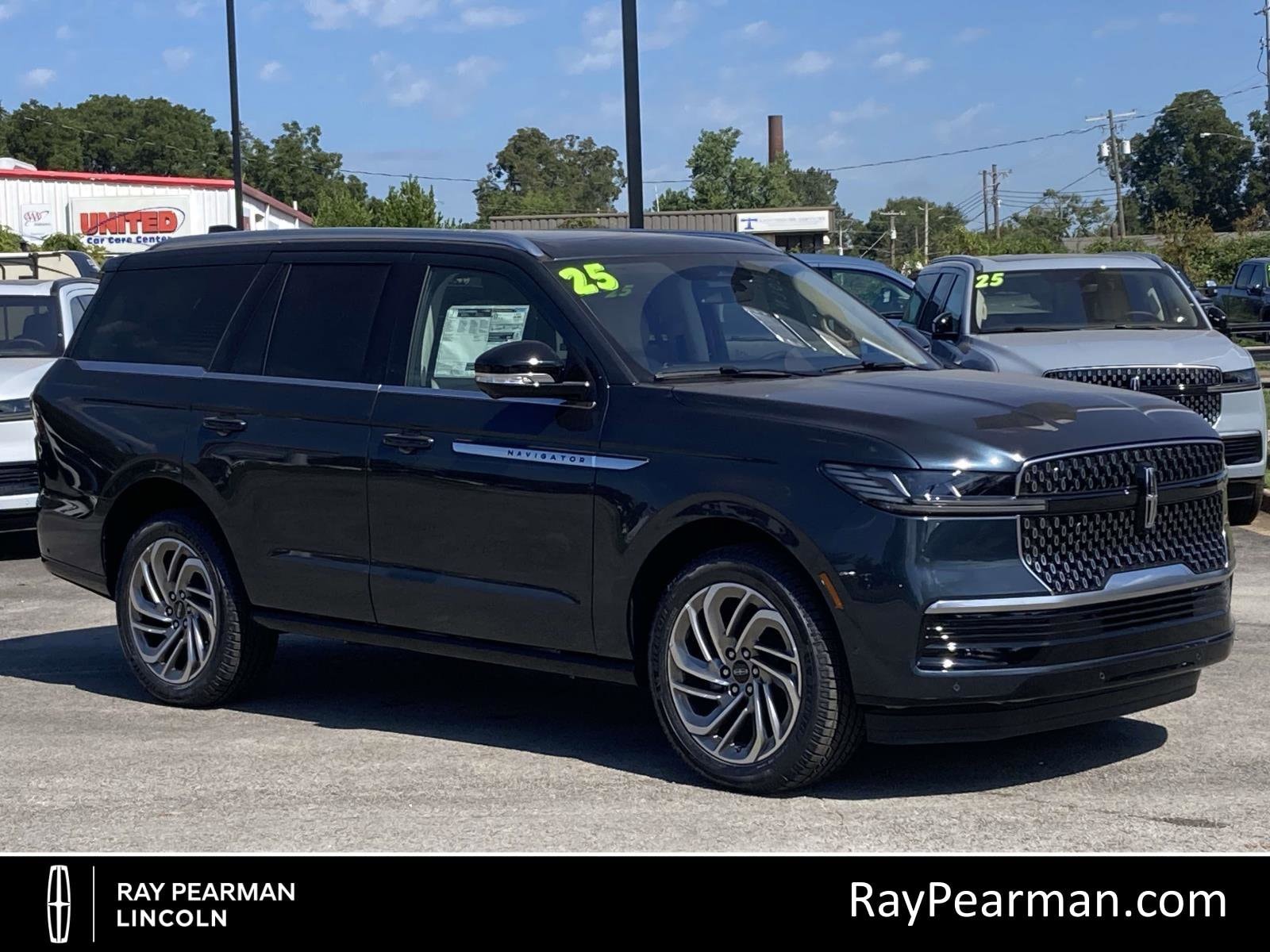 2025 Lincoln Navigator SUV 