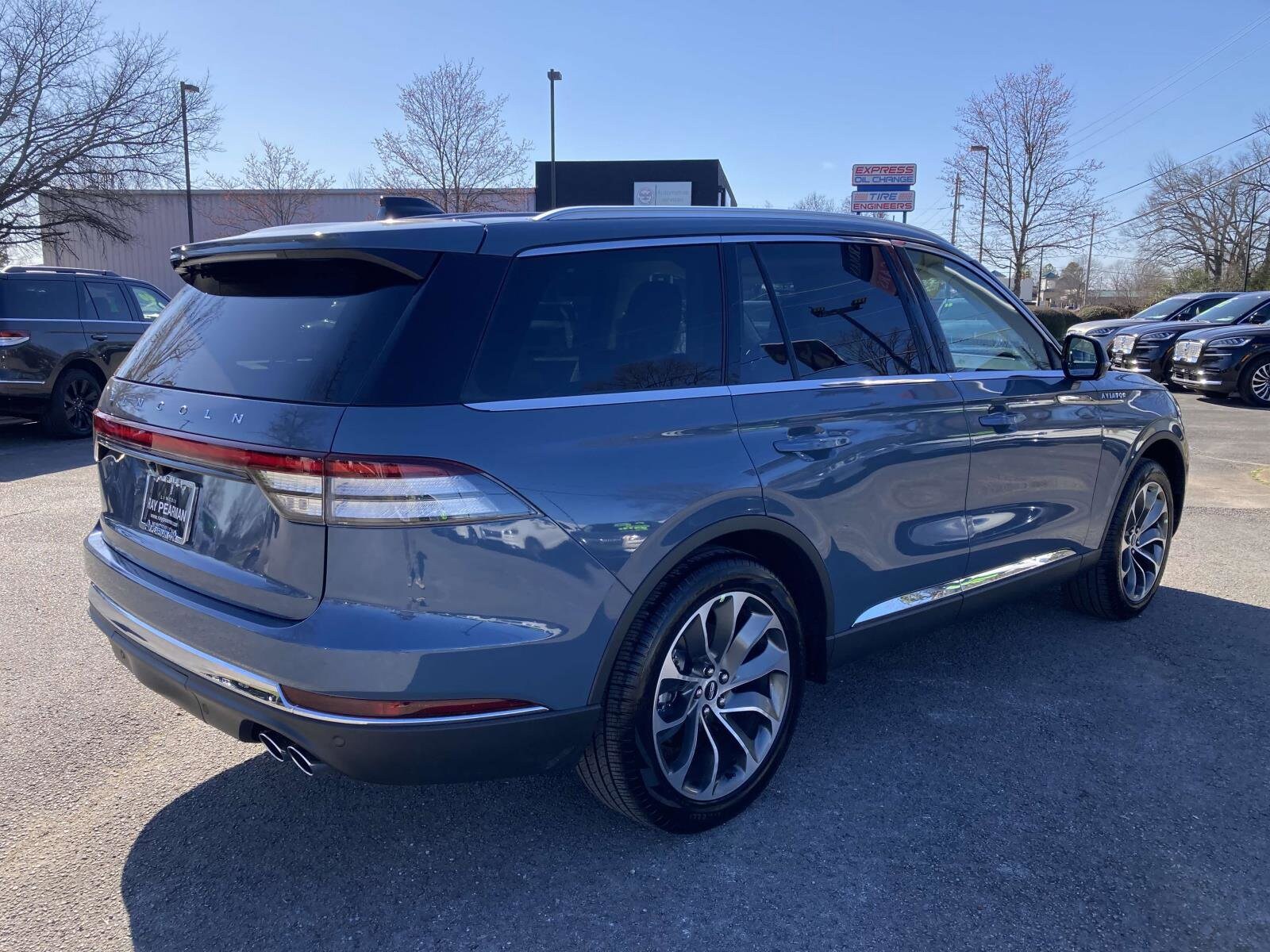 2025 Lincoln Aviator Reserve photo 3