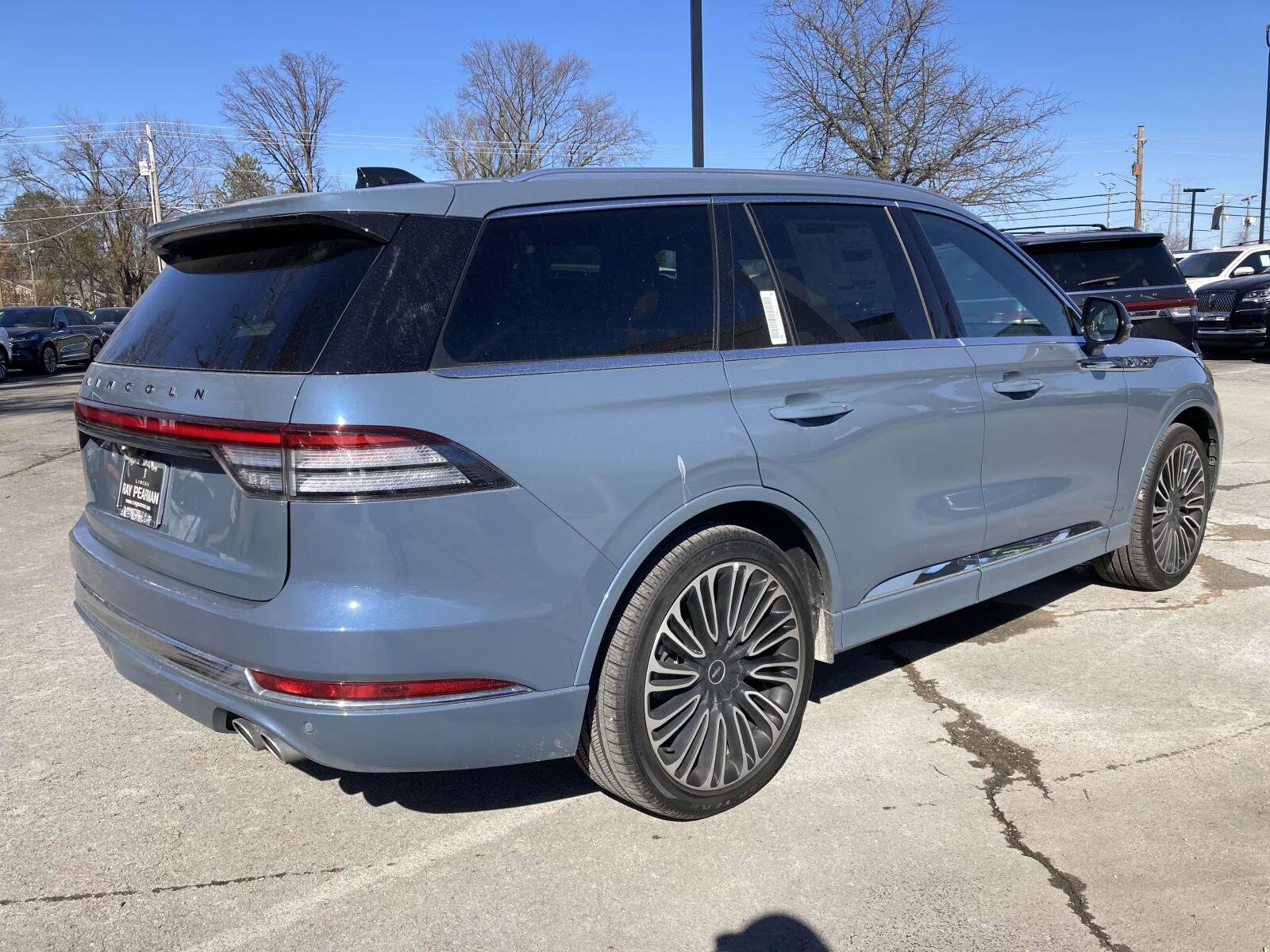 2025 Lincoln Aviator Black Label photo 3
