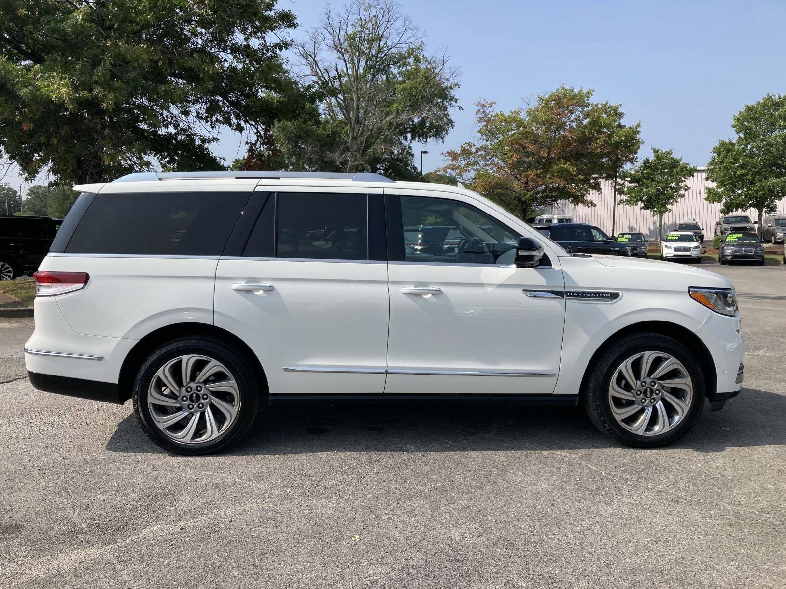 Used 2022 Lincoln Navigator Reserve with VIN 5LMJJ2LT4NEL11260 for sale in Huntsville, AL