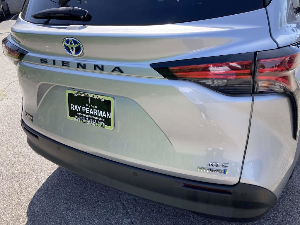 Used 2021 Toyota Sienna XLE Van