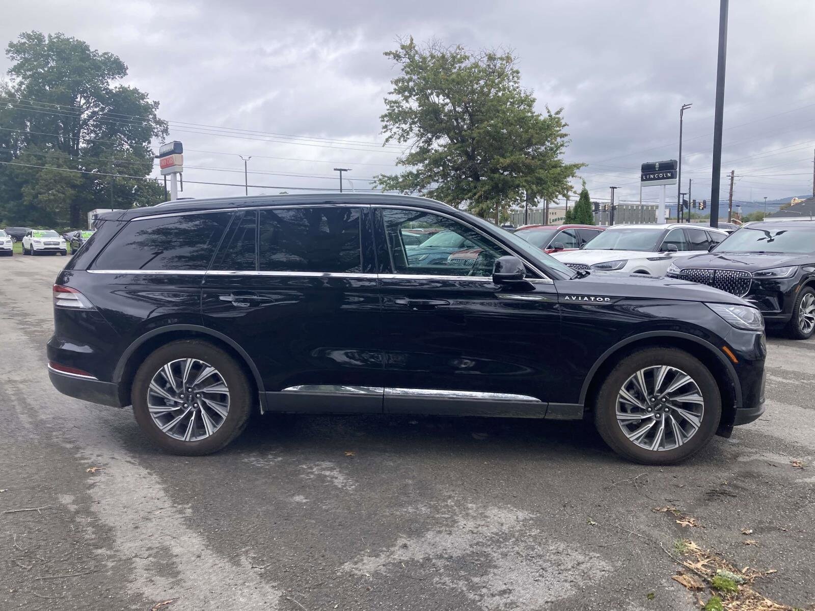 2025 Lincoln Aviator Premiere photo 2