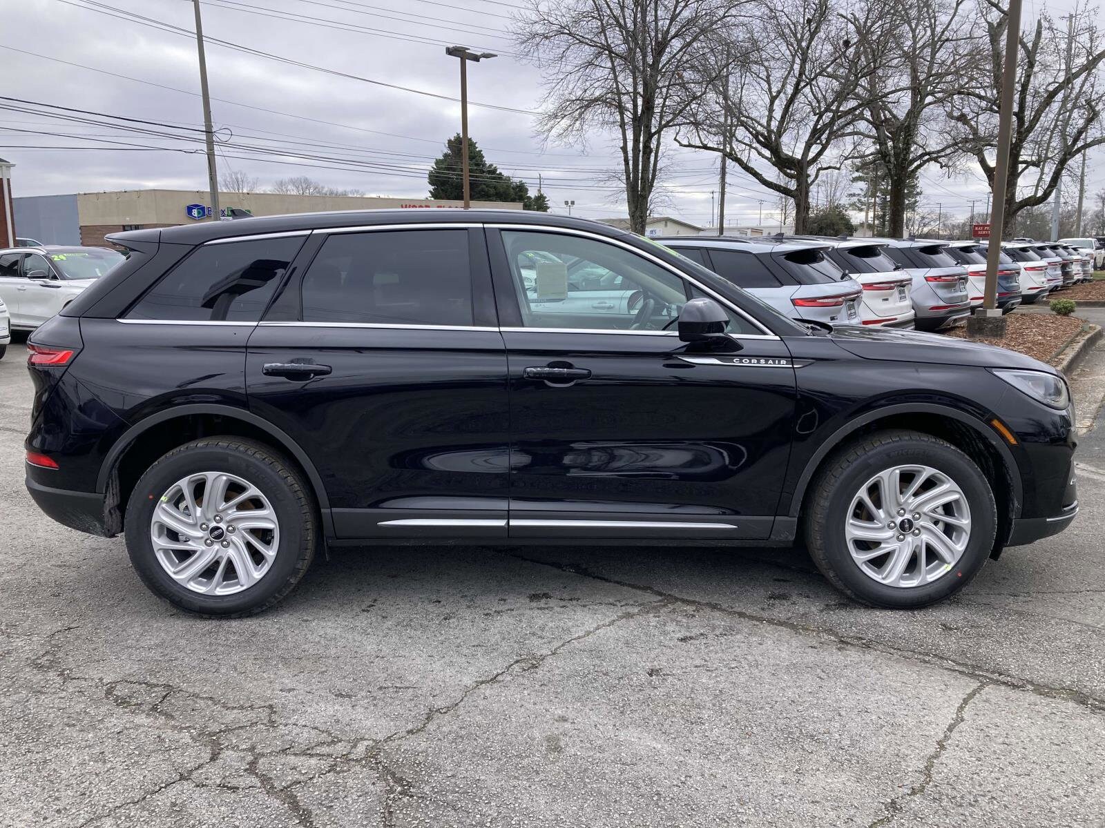 2025 Lincoln Corsair Premiere photo 2
