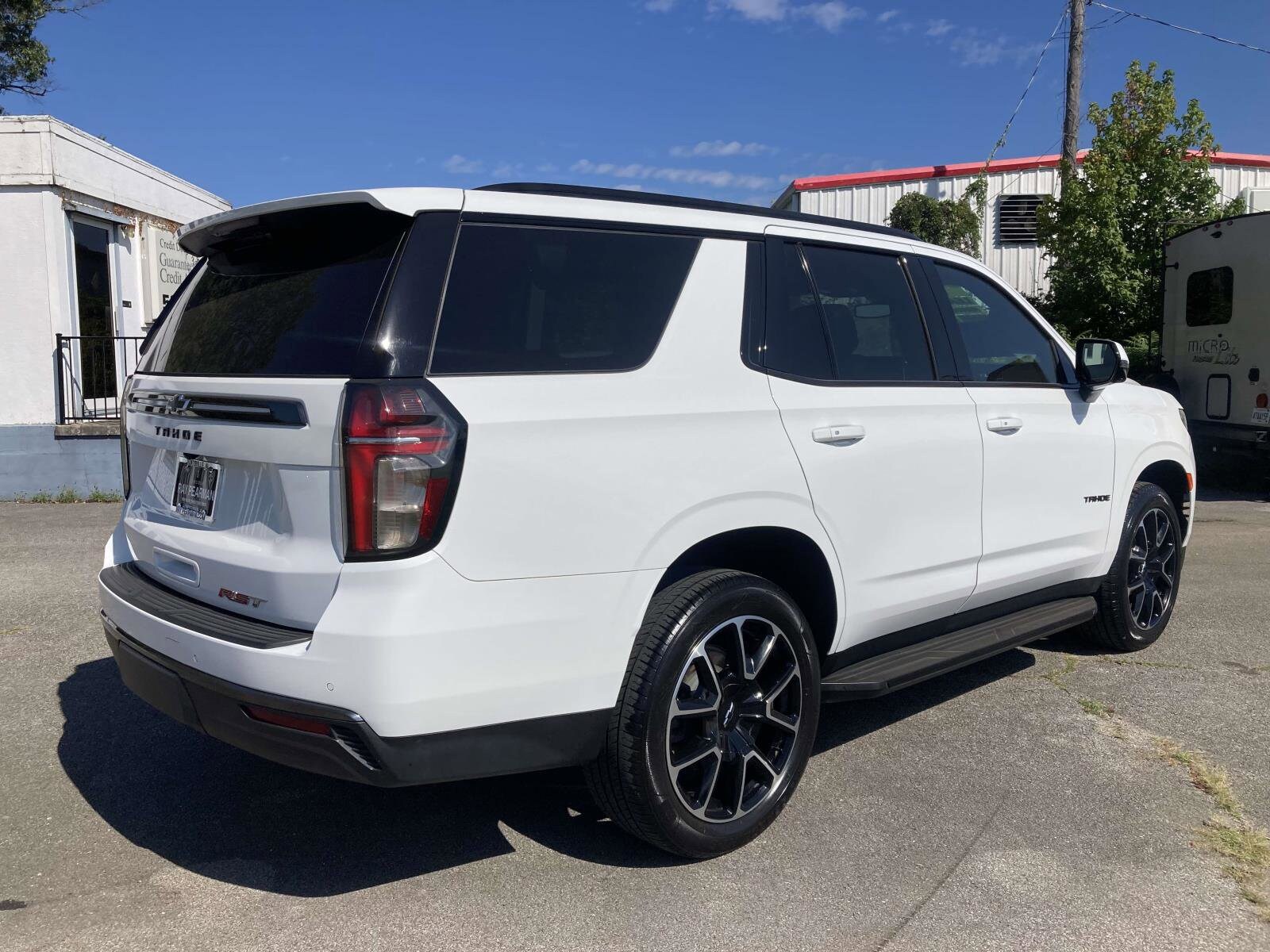 2022 Chevrolet Tahoe RST photo 2