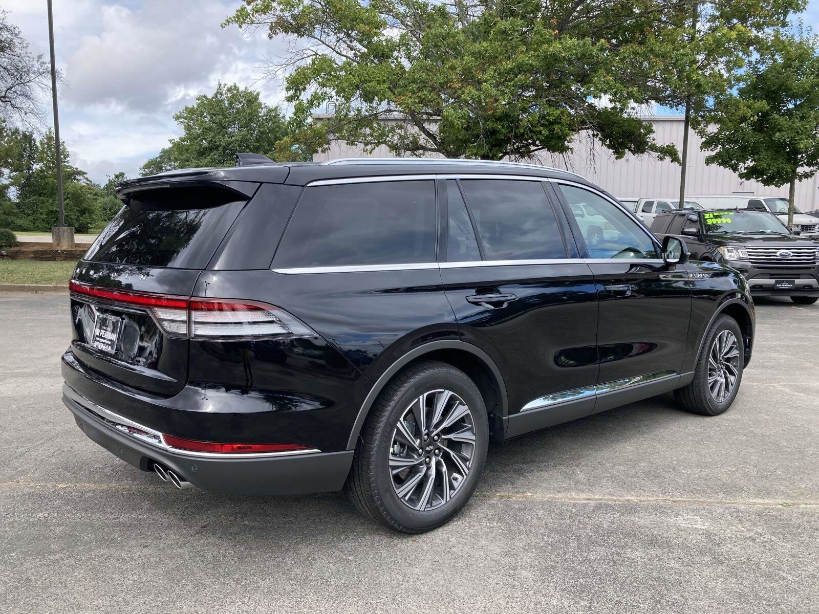 2025 Lincoln Aviator Premiere photo 2