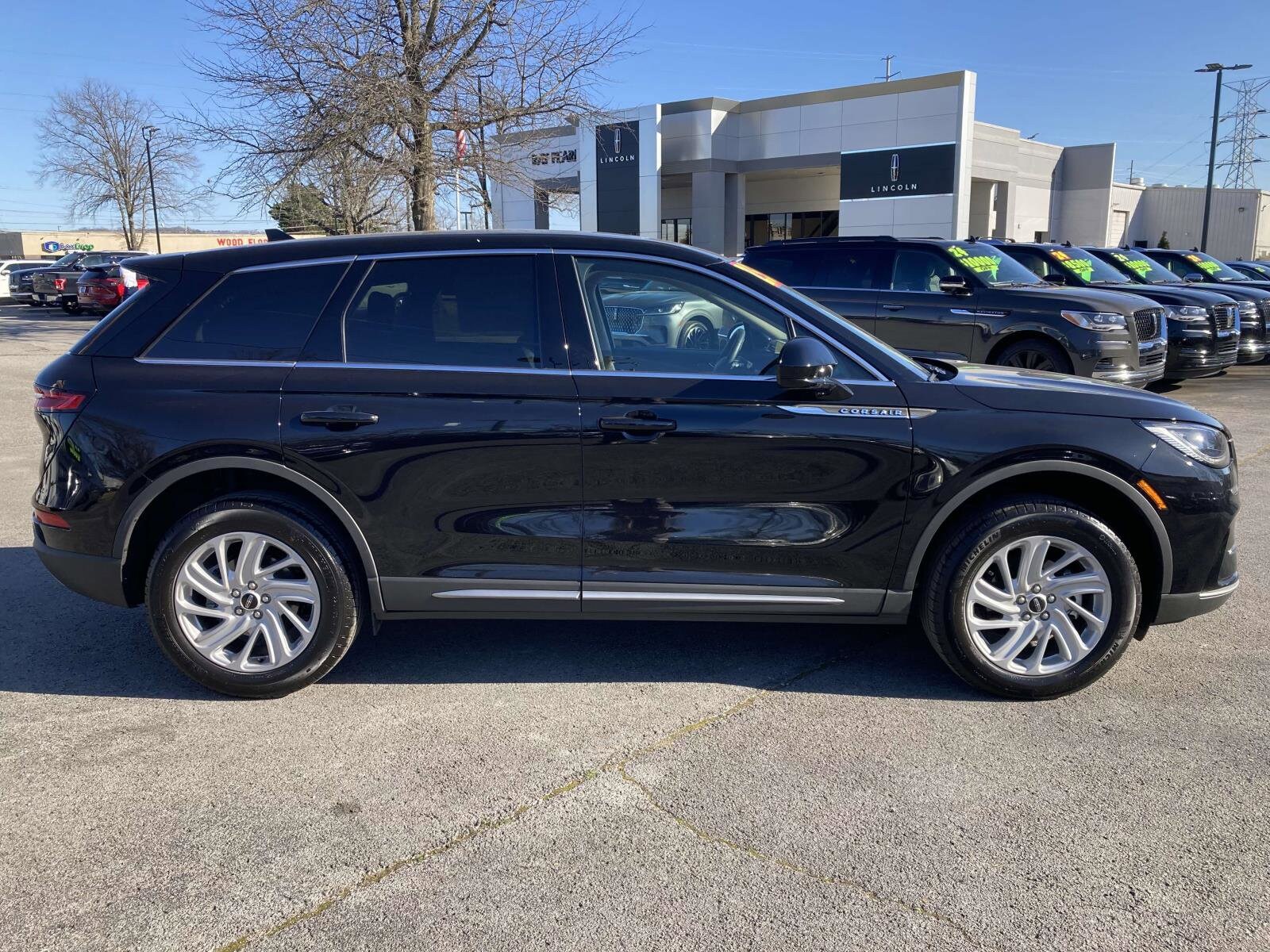 2025 Lincoln Corsair Premiere photo 2