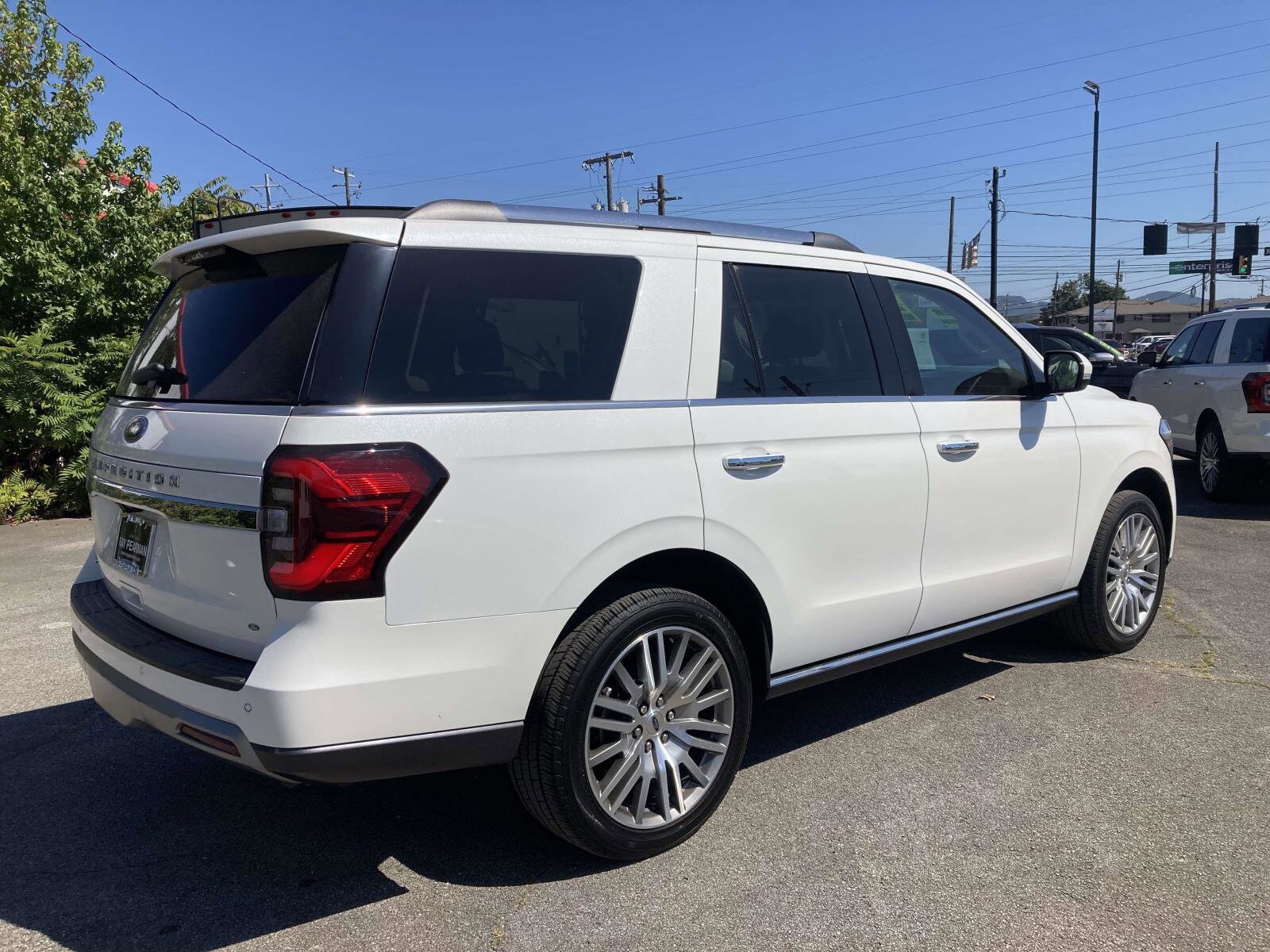 2024 Ford Expedition Limited photo 2