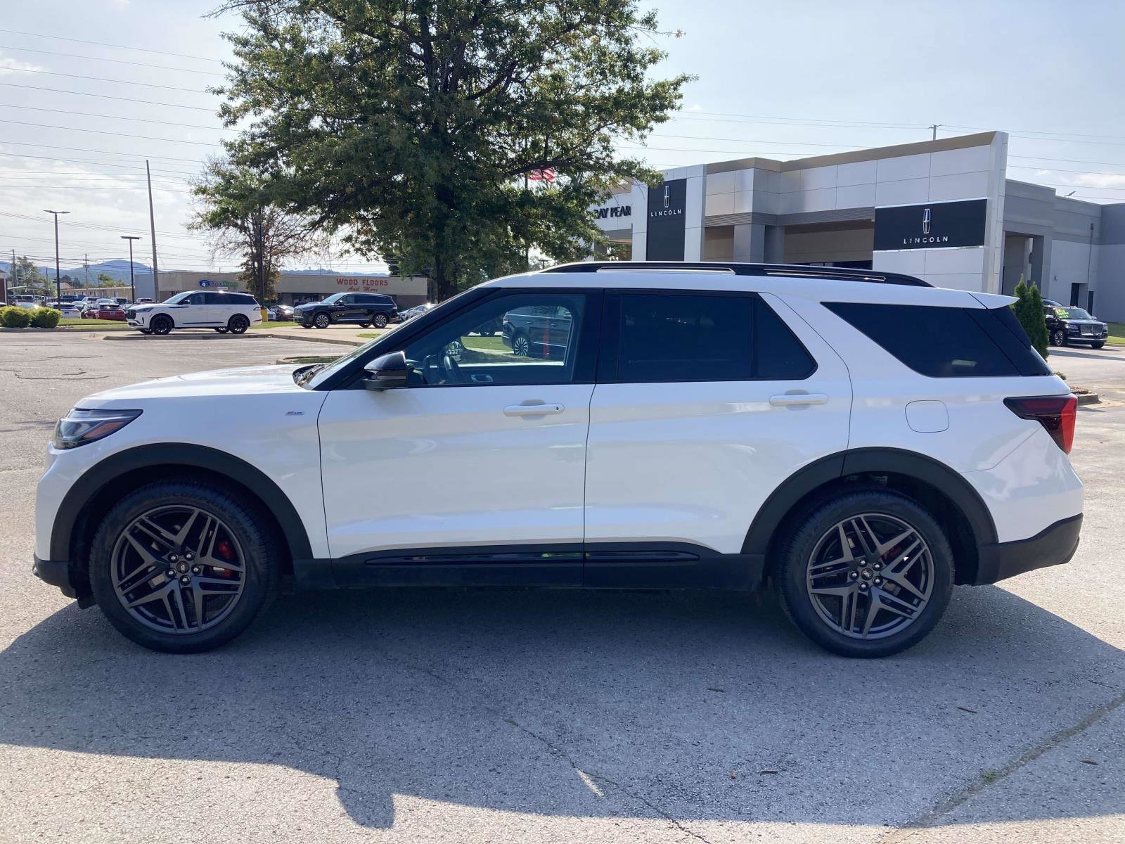 2025 Ford Explorer ST-LINE - Photo 8