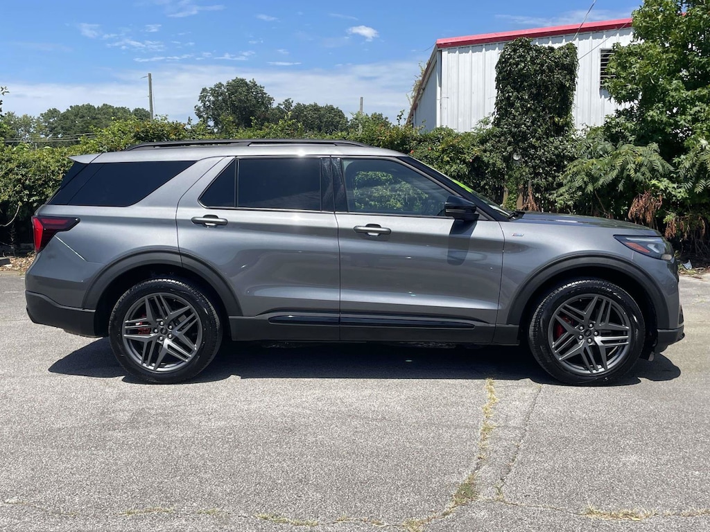 Used 2025 Ford Explorer ST-Line SUV