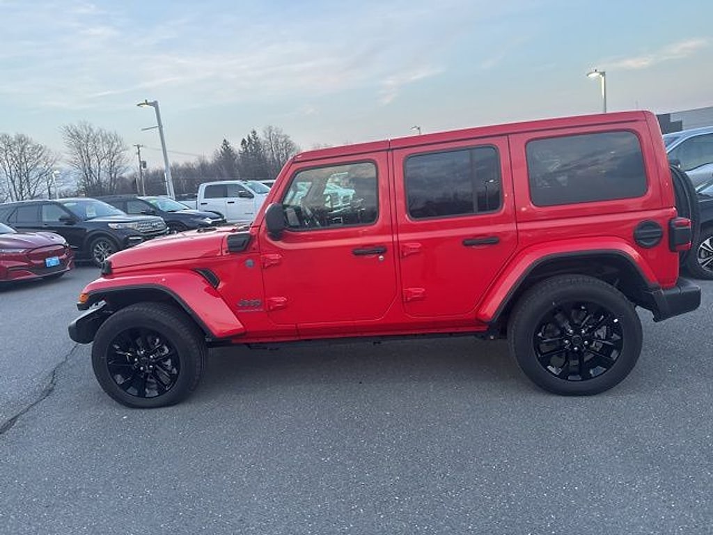 Used 2025 Jeep Wrangler 4xe Sahara SUV