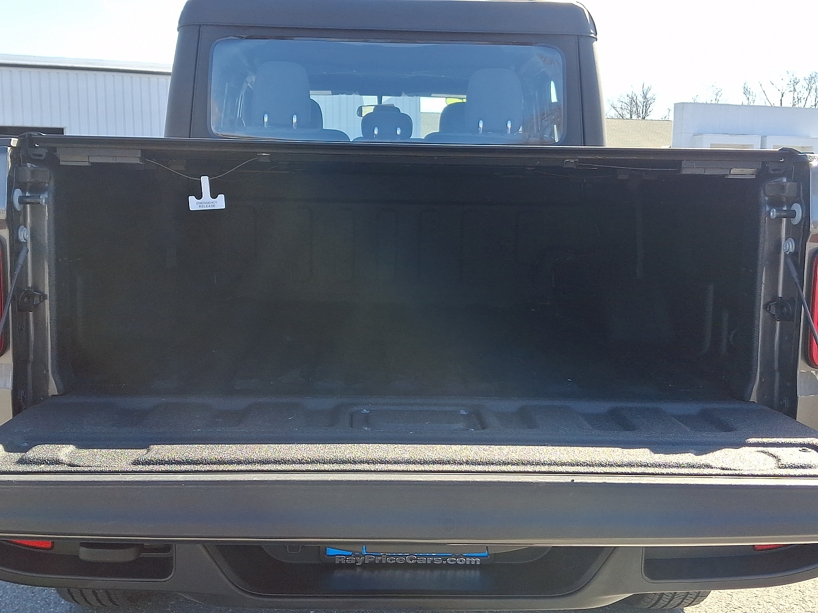 2025 Jeep Gladiator Sport - Photo 28
