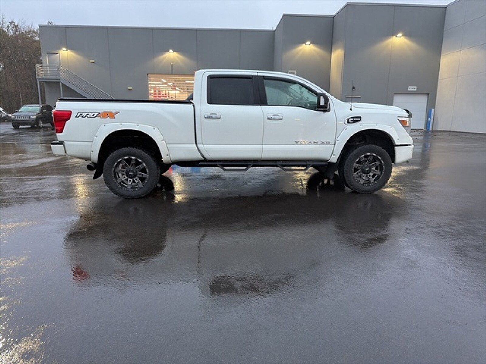 2018 Nissan Titan photo 3