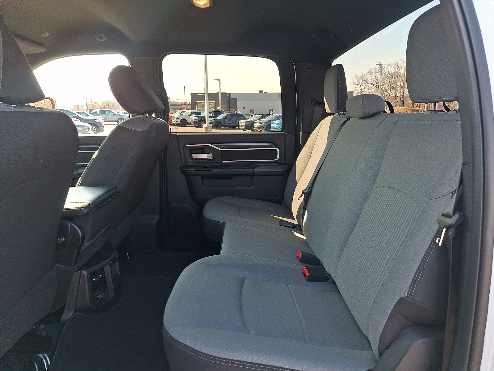 2024 RAM Ram 3500 Pickup Big Horn - Photo 10