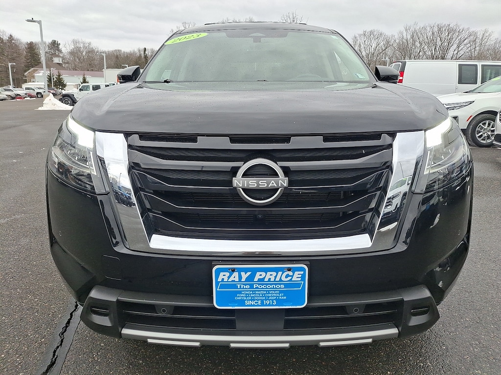 Used 2023 Nissan Pathfinder SL SUV